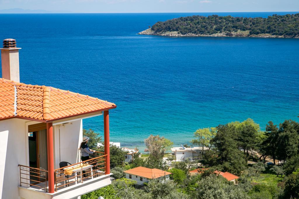 Aphrodite Villas Koinira Exterior photo