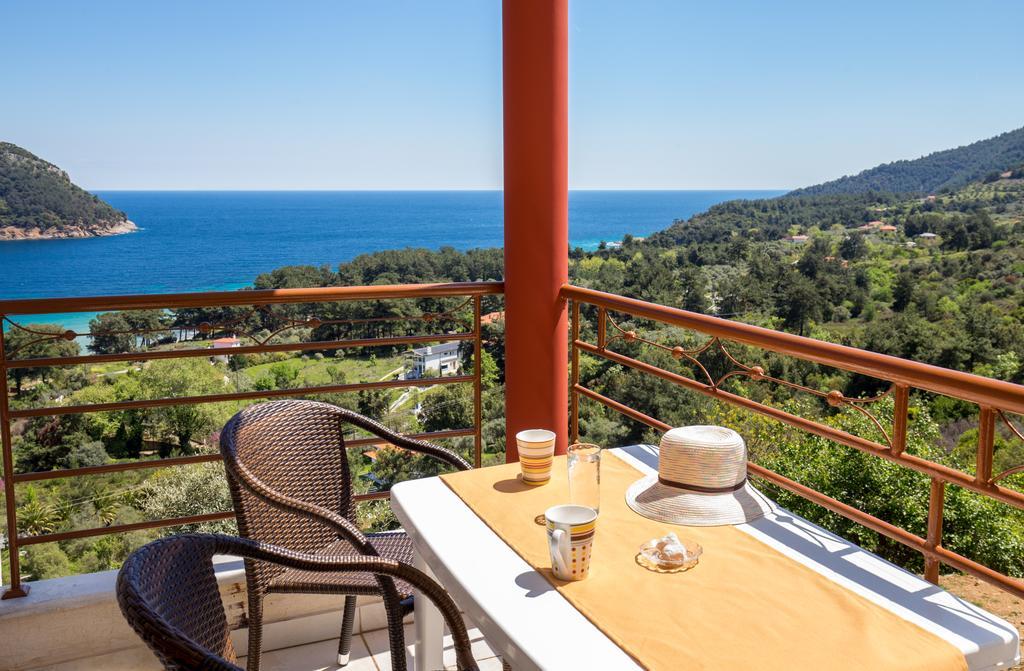 Aphrodite Villas Koinira Exterior photo