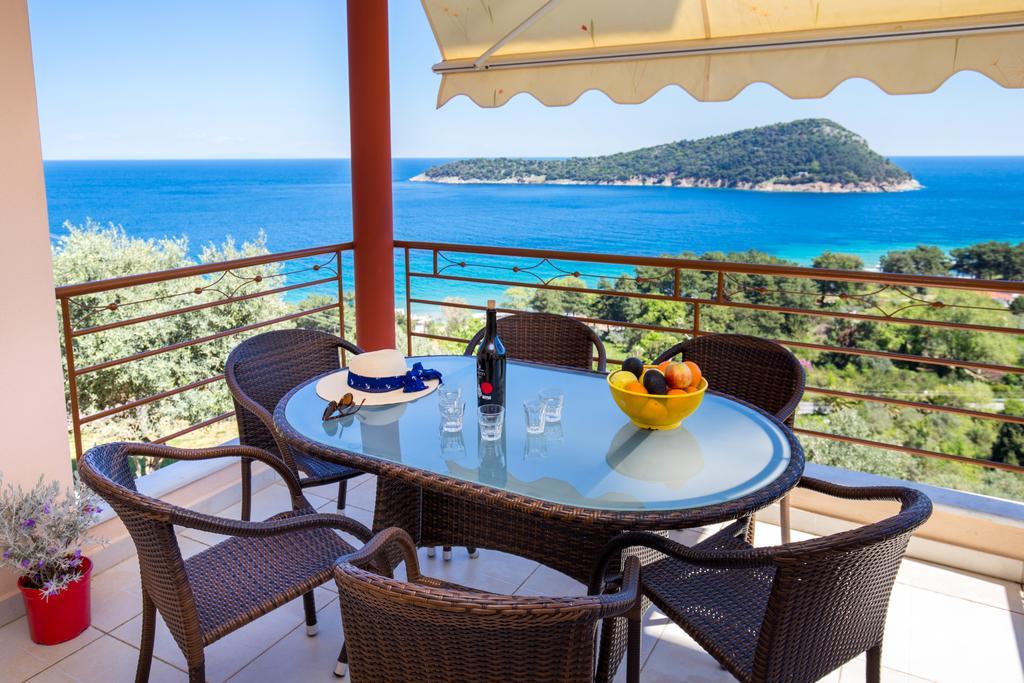 Aphrodite Villas Koinira Exterior photo