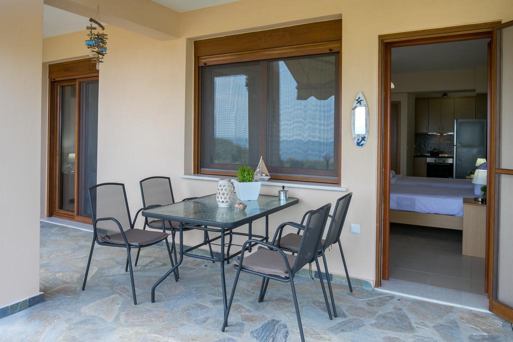Aphrodite Villas Koinira Exterior photo