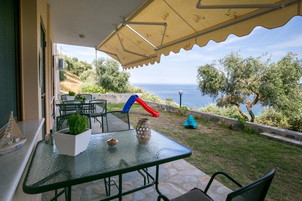 Aphrodite Villas Koinira Exterior photo